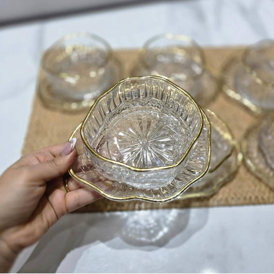 Ensemble de 6 tasses et soucoupes à décor côtelé et bord doré