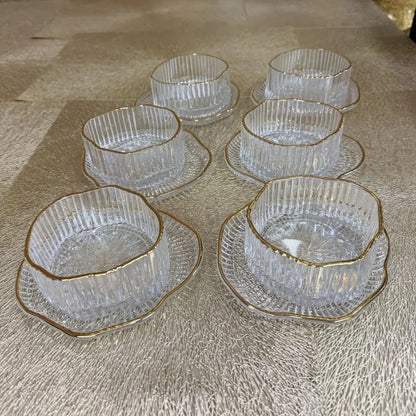 Ensemble de 6 tasses et soucoupes à décor côtelé et bord doré
