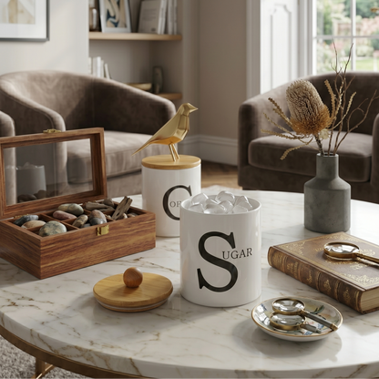 Set de 3 Bocaux de Rangement en Céramique avec Couvercles en Bois – Sucre, Thé, Café – Blanc avec Base en Bois